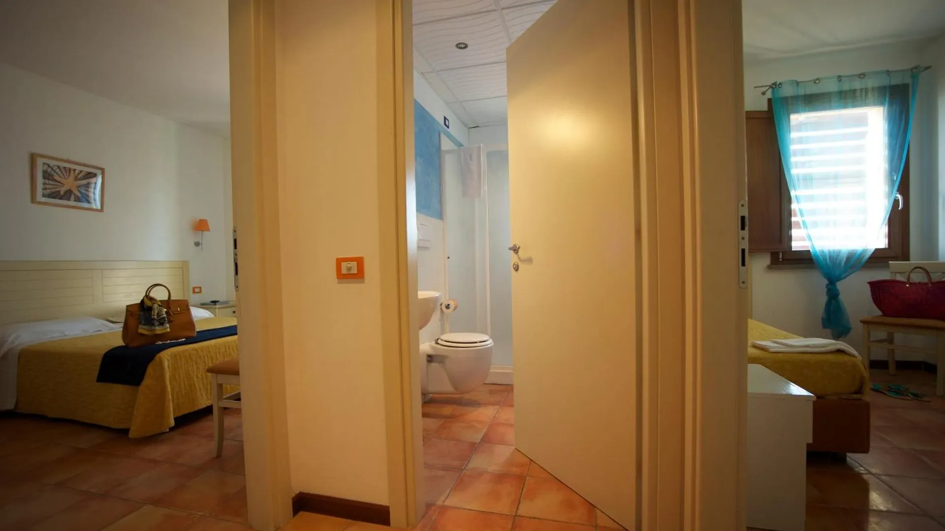 Hotel Villa Tramonto Direttamente Sul Mare San Vincenzo 3*,  Italy