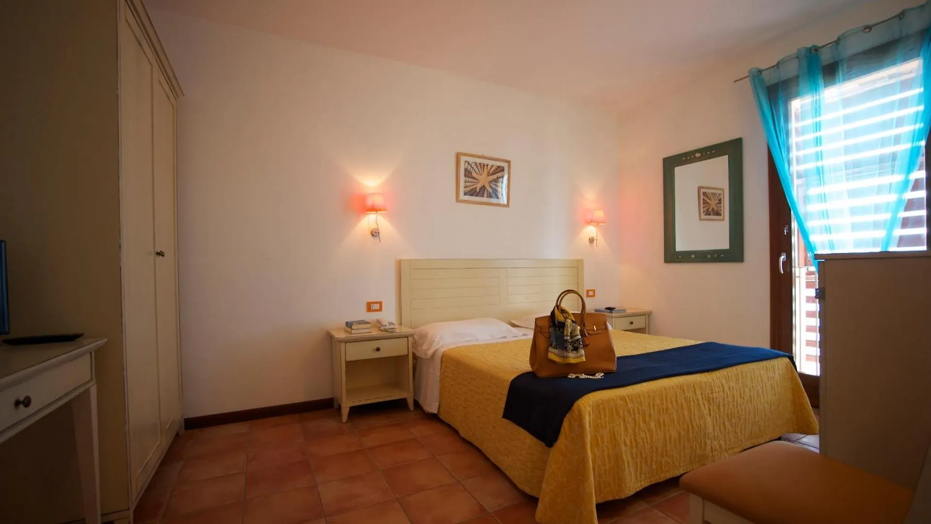 Hotel Villa Tramonto Direttamente Sul Mare San Vincenzo 3*,  Italy