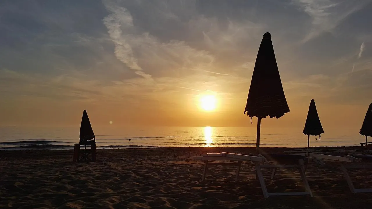 Hotel Villa Tramonto Direttamente Sul Mare San Vincenzo