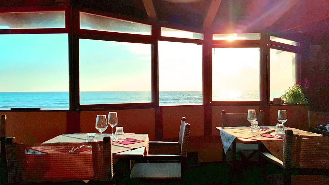 ***  Hotel Villa Tramonto Direttamente Sul Mare San Vincenzo Italy